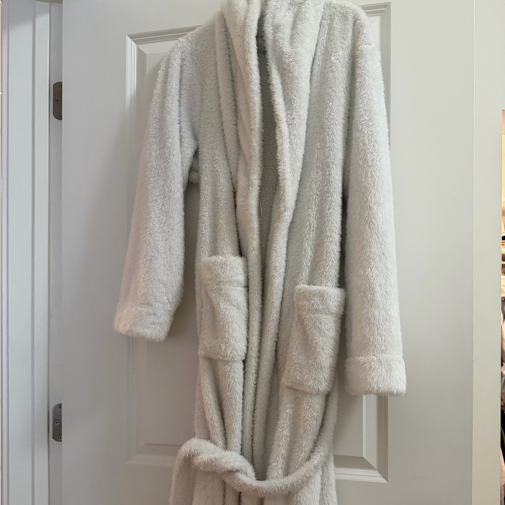 Cozy Plush Hooded Bath Robe